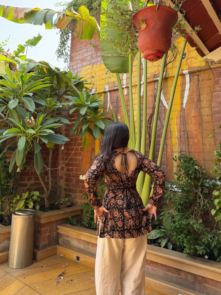 Vintage Petal Top  🤎✨